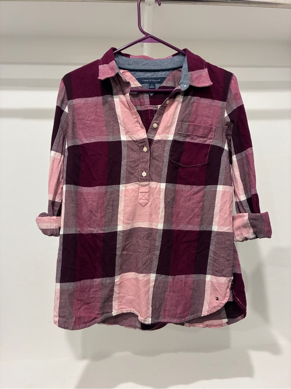 Tommy Hilfiger Plaid Popover Flannel Shirt Pink Burgundy Roll-Tab Sleeve Size M